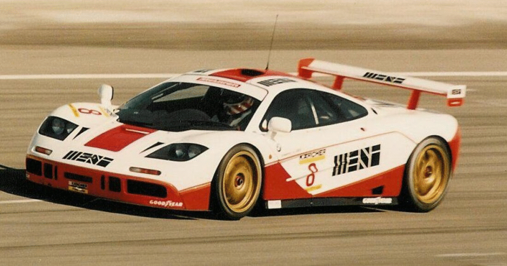 McLaren F1: Hızın, Mühendisliğin ve Saf Sürüşün Zirvesi