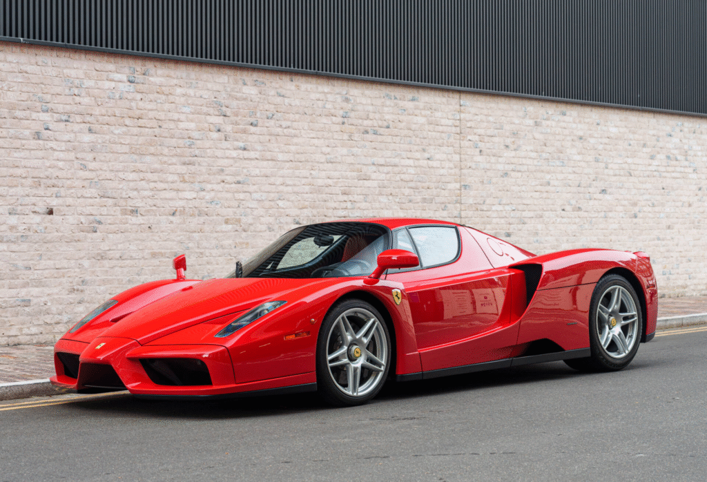 F1 Teknolojisinin Yola Çıkmış Zirvesi Ferrari Enzo