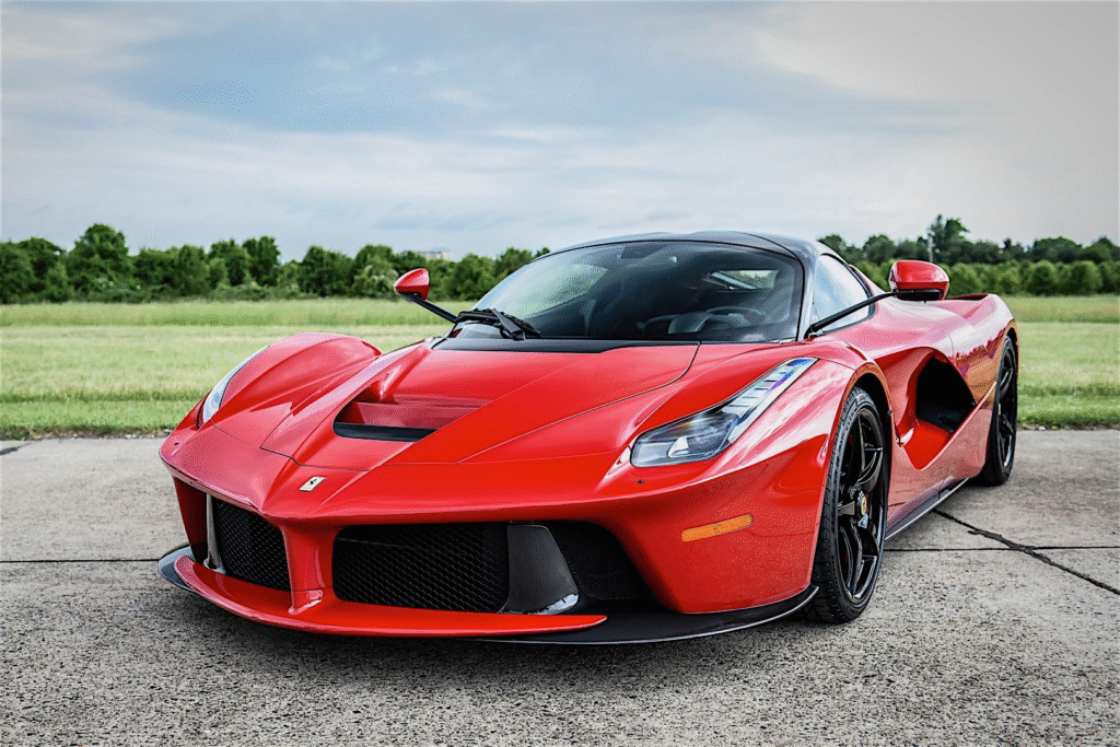 Hibrit Çağın Kırmızı Yıldızı Ferrari LaFerrari